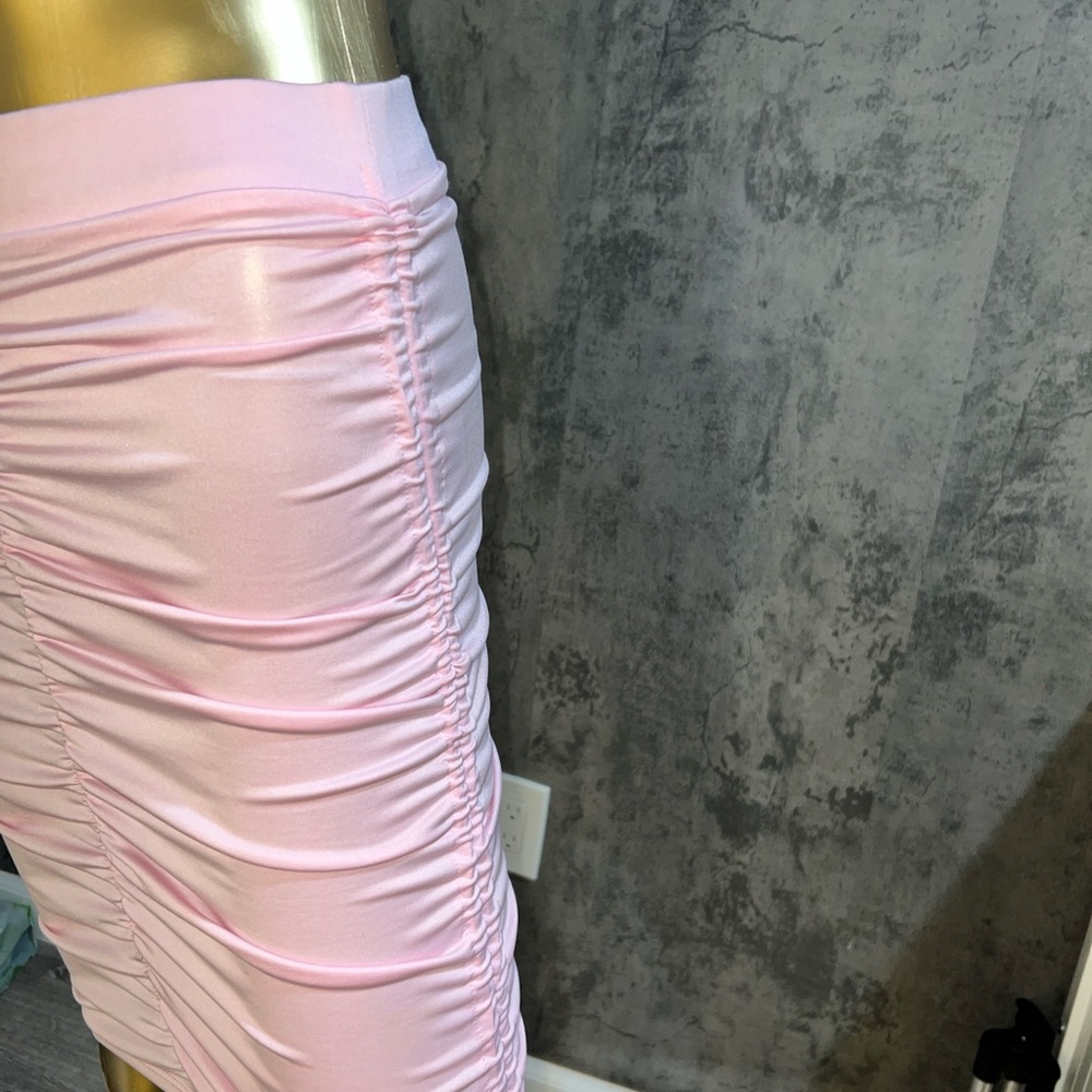 Pink Ruched Mini Skirt - Picture 4 of 4